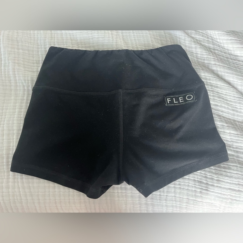 Black Fleo shorts